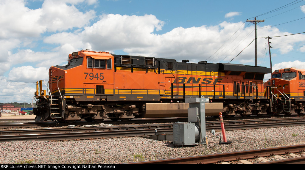 BNSF 7945